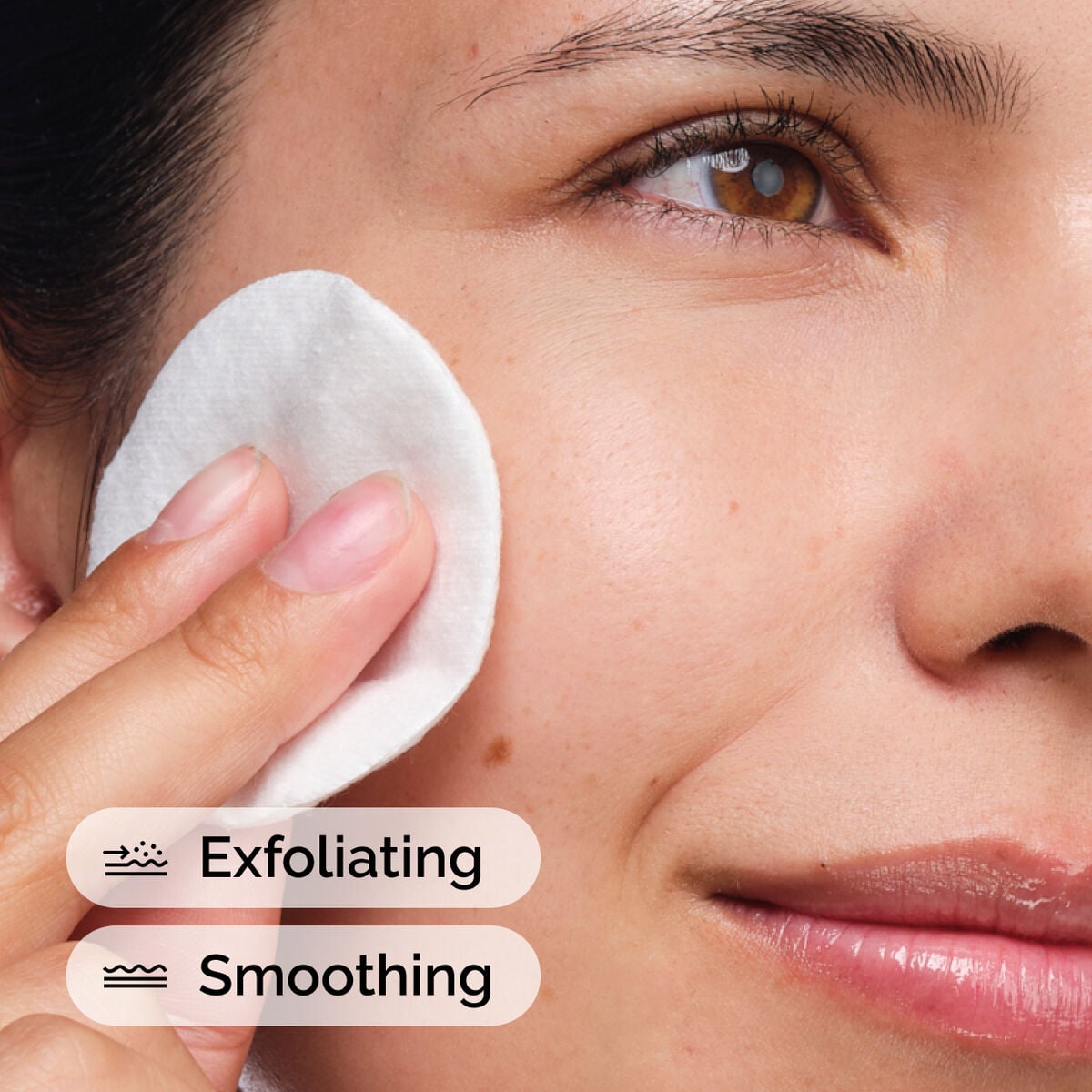 glycolic-acid-7-exfoliating-toner-q4 ord-glycolic-acid-exfoliating-toner-model-application-with-benefits.jpg